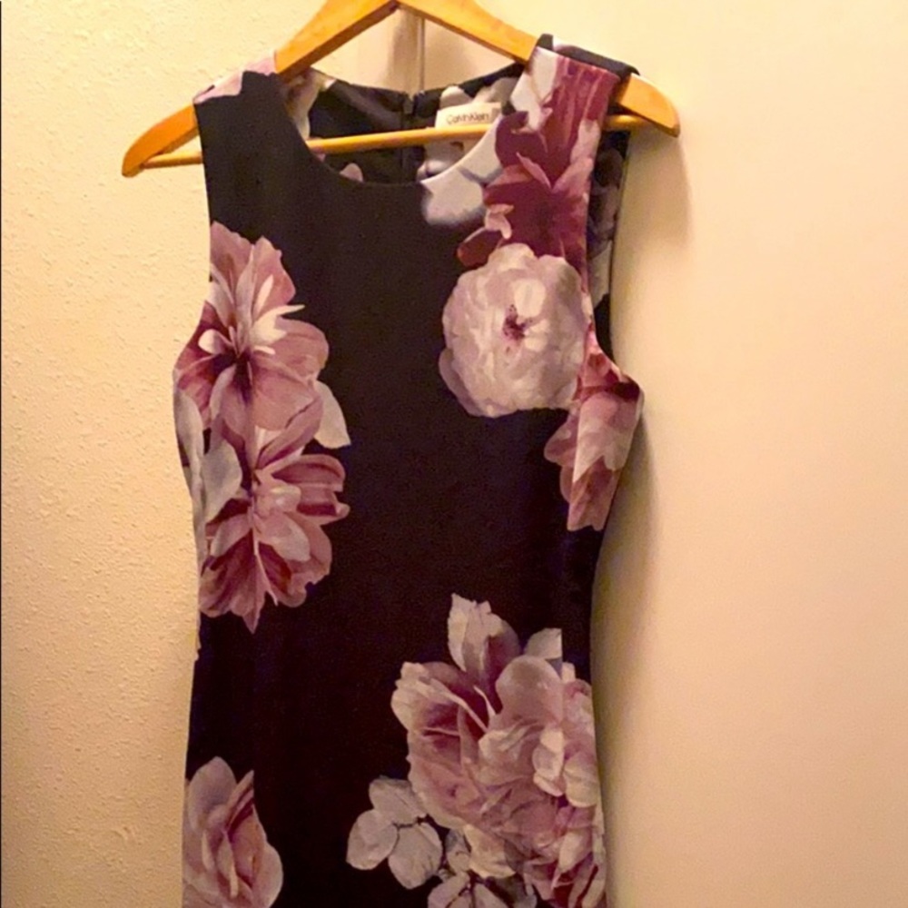 Calvin Klein | Size 4 | Fitted
